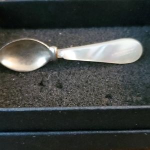 VINTAGE SILVER MOTHER OF PEARL PIN BROOCH